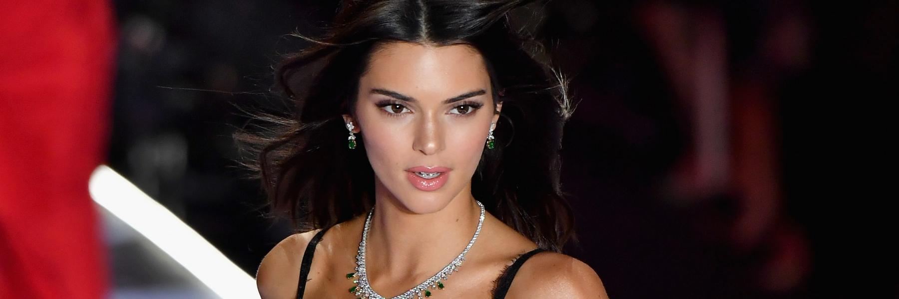 كيندل جينر أفضل من ارتدى موضة الشارع.. شاهدى أجمل إطلالاتها