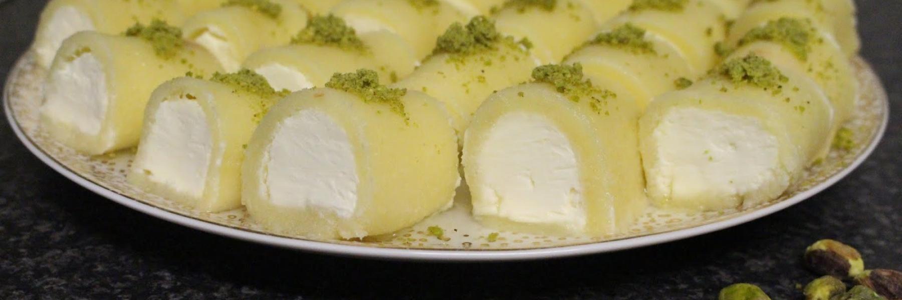 حلاوة الجبن المحشية بالقشطة