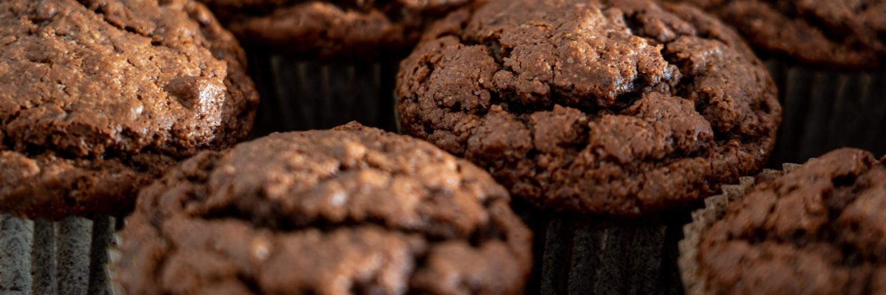 مافن الموز برقائق الشوكولاتة