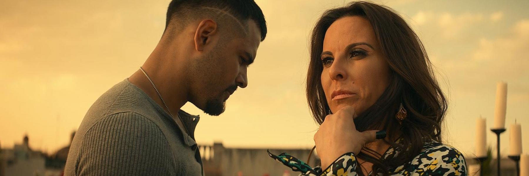 لماذا تنجذب الفتاة للرجل السيء على الدوام.. وصفة اللطف لا تهمها!