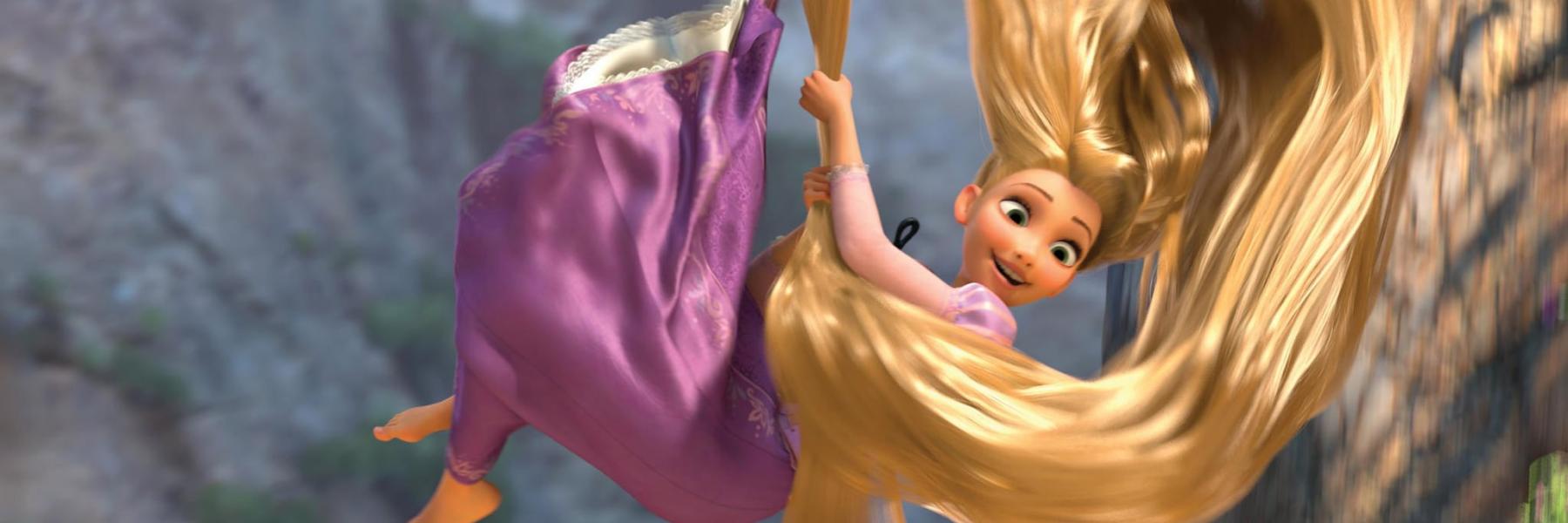 امرأة تمتلك أطول شعر في بريطانيا وتلقب بـ"رابونزيل الحقيقية"