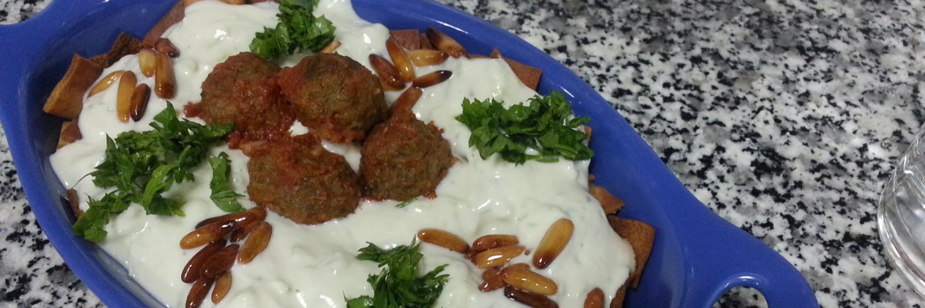 فتة كباب باللبن