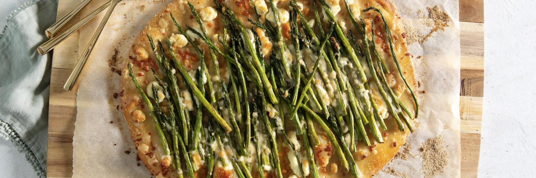 تارت مالح بالجبن والهليون