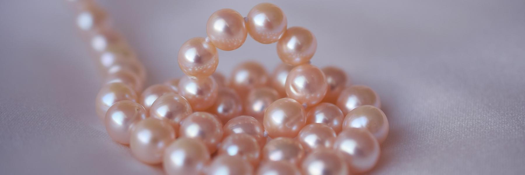 أفكار مبتكرة لكي تضيفي اللؤلؤ إلى إطلالتك في عيد الفطر