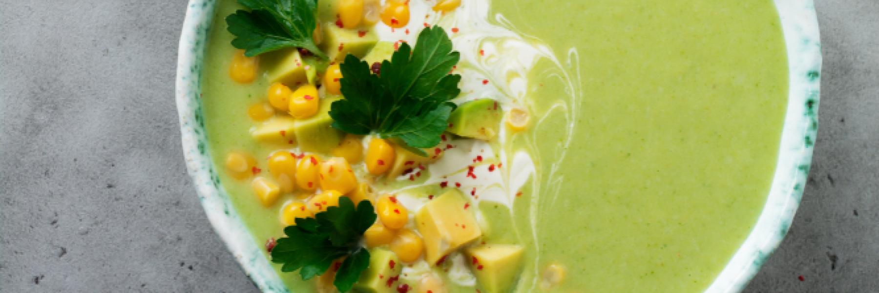 حساء الذرة مع الأفوكادو