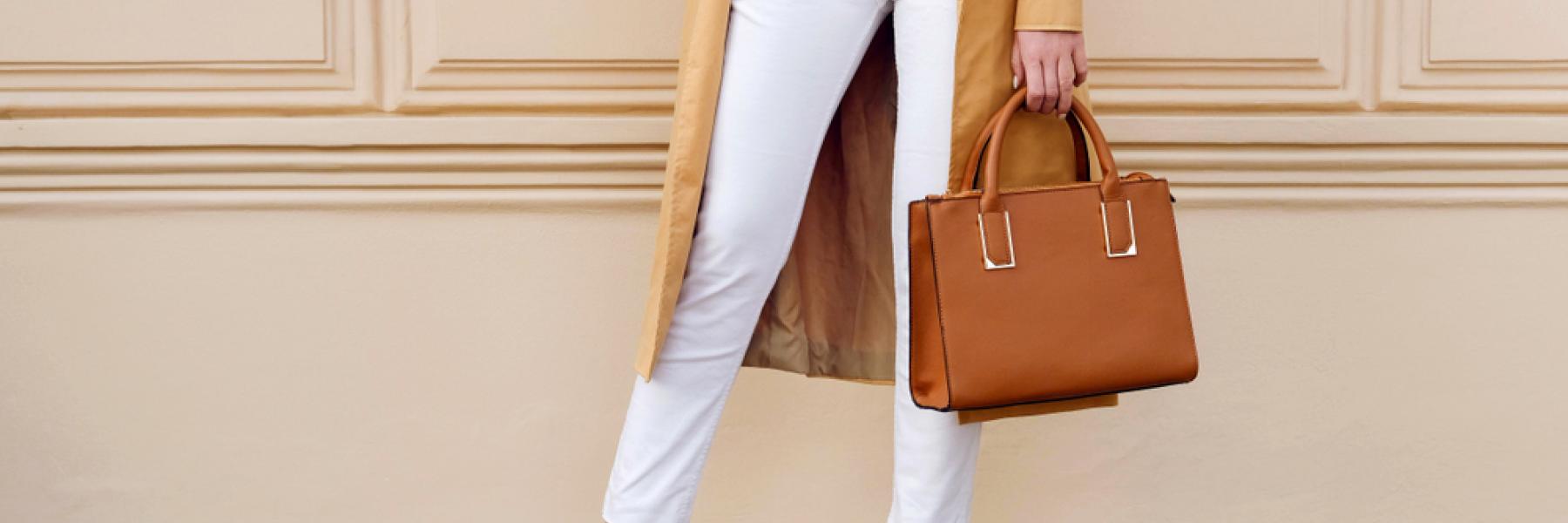 سراويل الجينز البيضاء