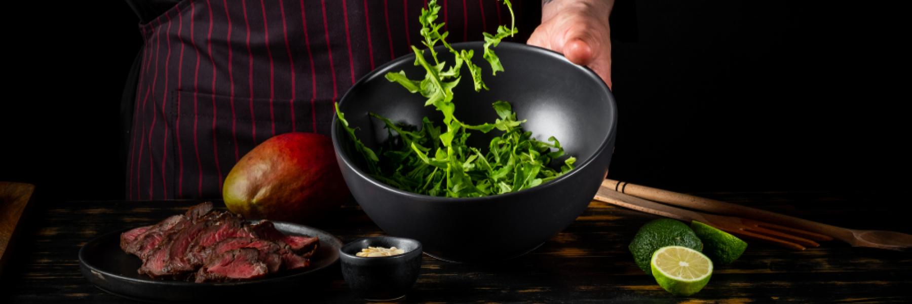 سلطة ستيك بالجرجير