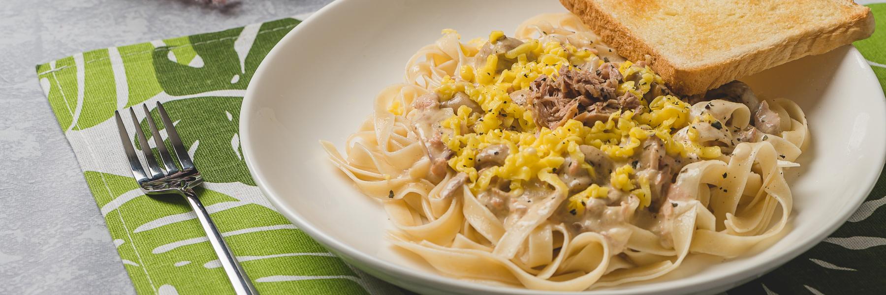 فوتشيني بالتونة