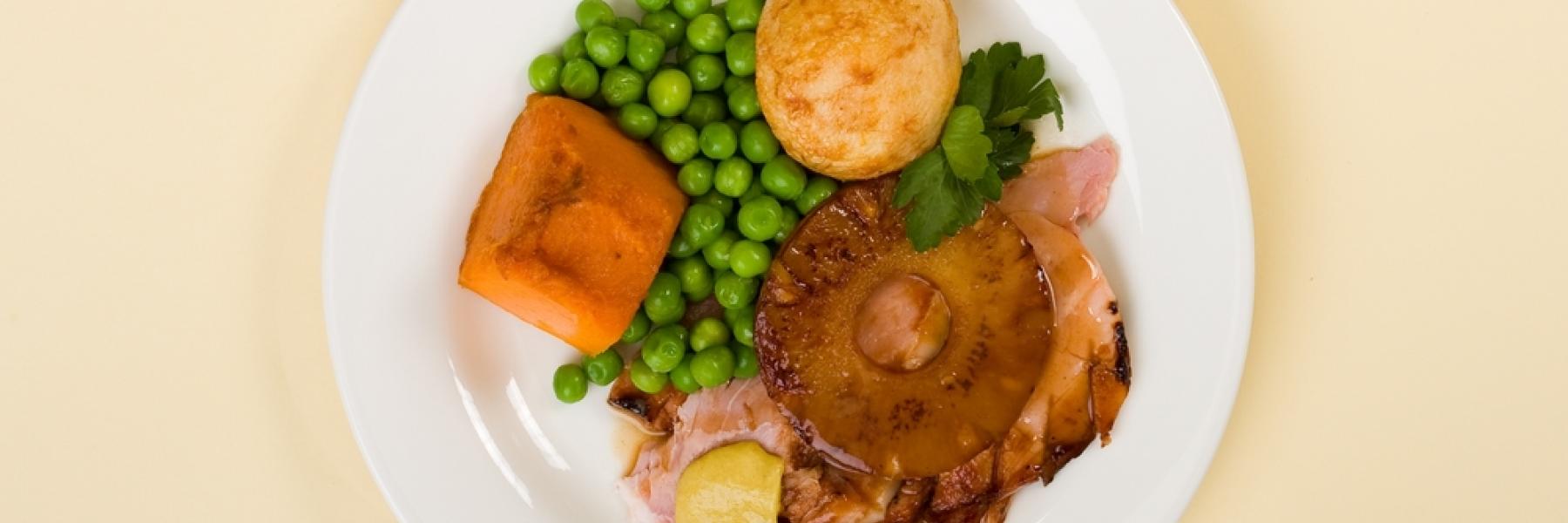  الأناناس مع اللحم المُدخن