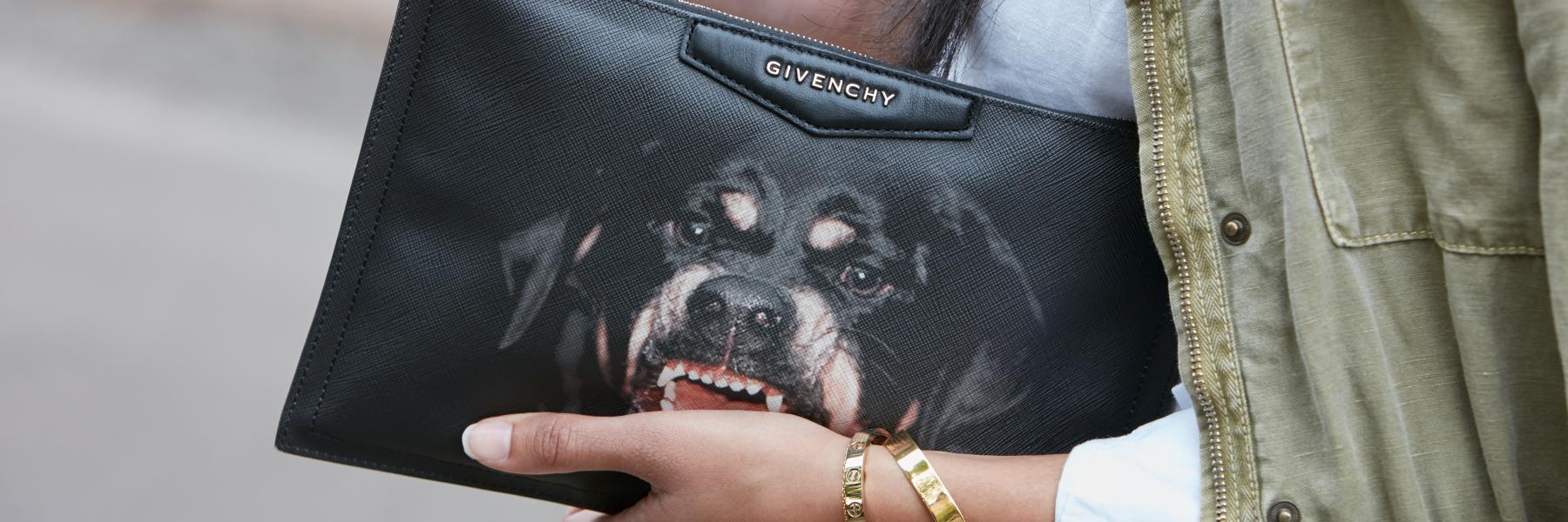 شاهدي.. مجموعة "جيفنشي" لخريف 2020 (صور)