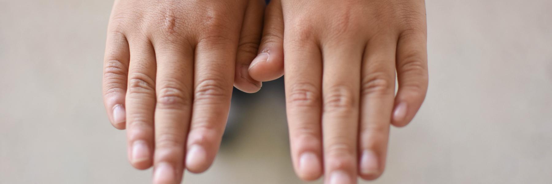 ما الذي يجعل الشخص أعسر أو أيمن؟