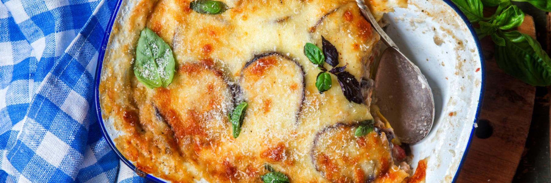 مسقعة باذنجان بالبشاميل