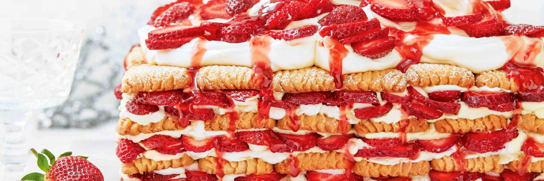 كريمه طبقات مع الفراولة