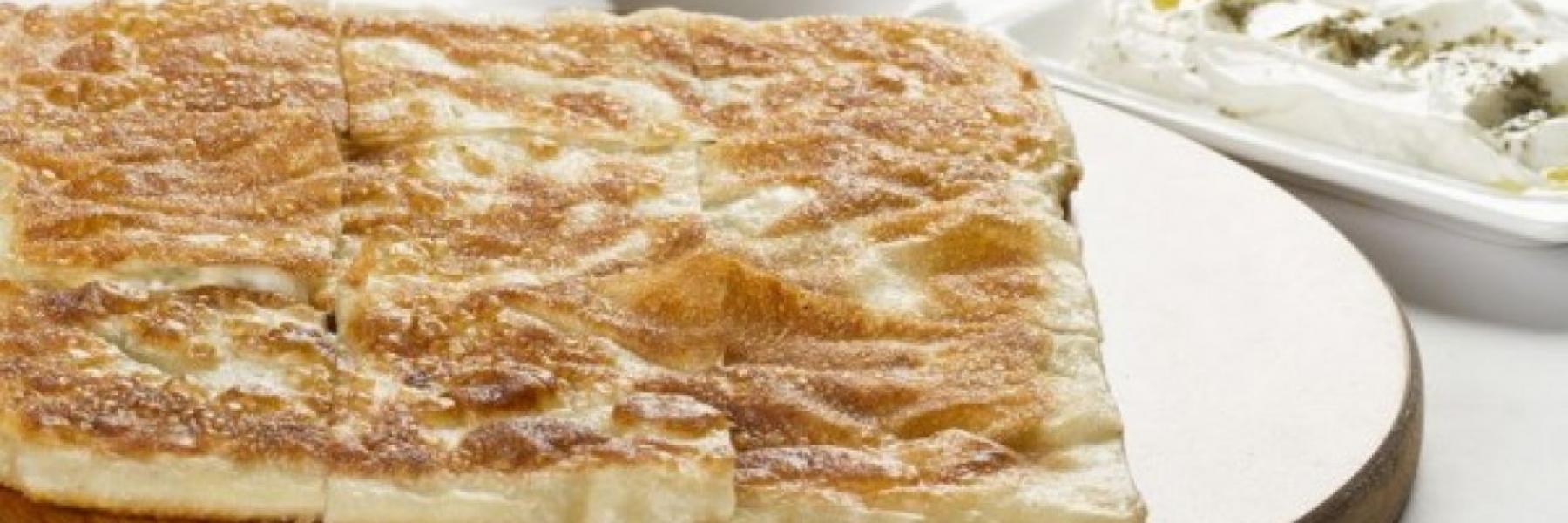 المطبق بالبيض بالرقاق