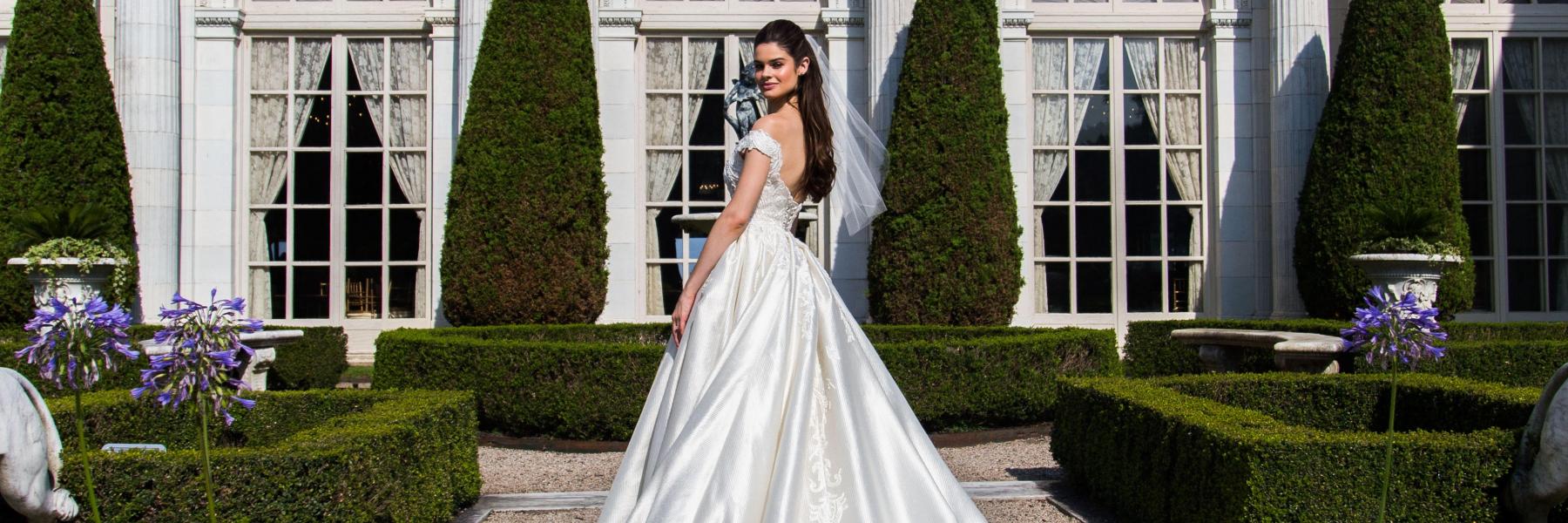 إليكِ أبرز صيحات فساتين الزفاف لخريف 2021