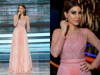 فستان باللون الزهري مع حزام بنفس اللون