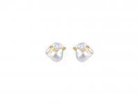 Deborah Blyth: أقراط اللؤلؤ