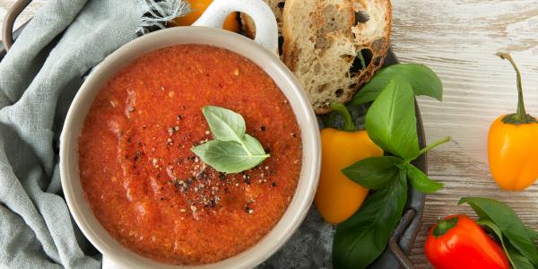 شوربة الطماطم الحارة