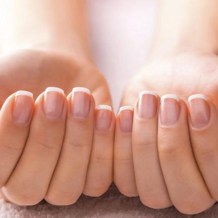 أفضل 5 أطعمة لتقوية الأظافر الضعيفة.. تعرفى عليها