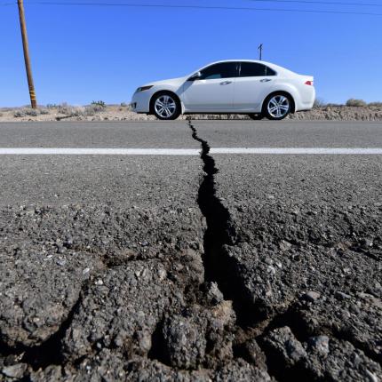خطوات أساسية يجب إتباعها عند حدوث الزلزال