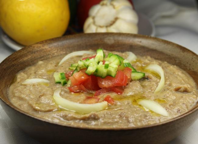 فول بالطحينة