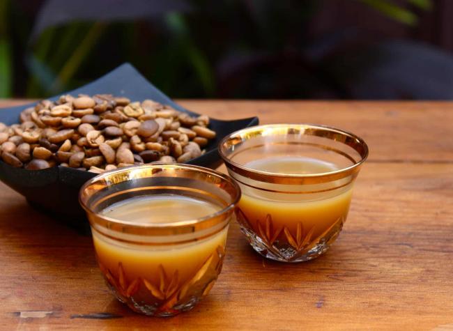 قهوة بالزعفران والقرنفل