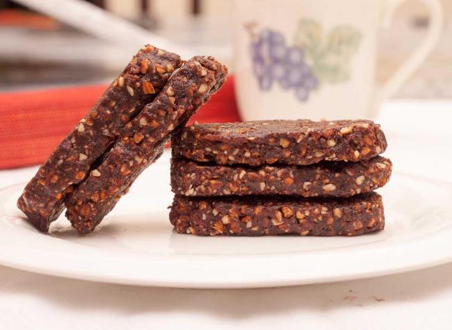 ألواح التمر باللوز