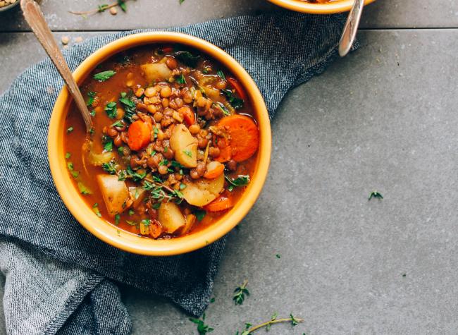 شوربة العدس بالخضار