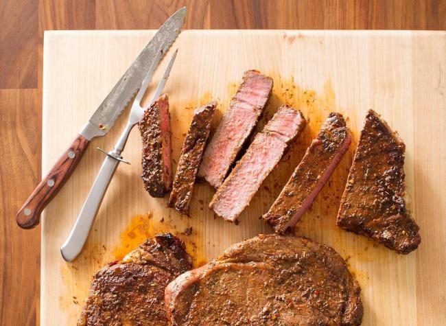 ستيك اللحم المشوي