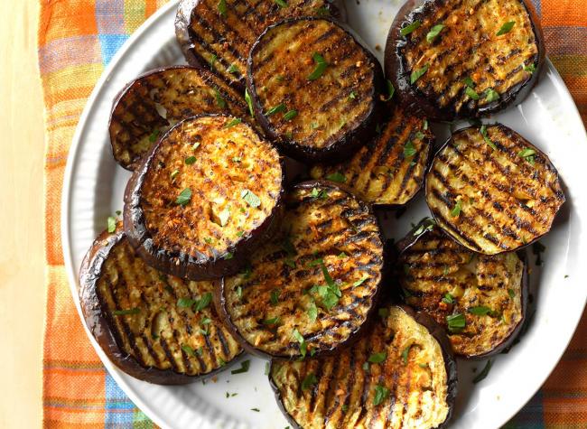 باذنجان مشوي بالأعشاب