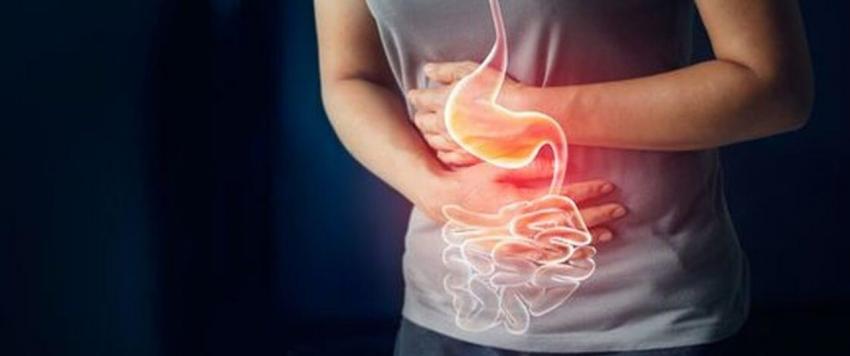 5 مشروبات تساعدك على الهضم بعد الإفراط في تناول الطعام