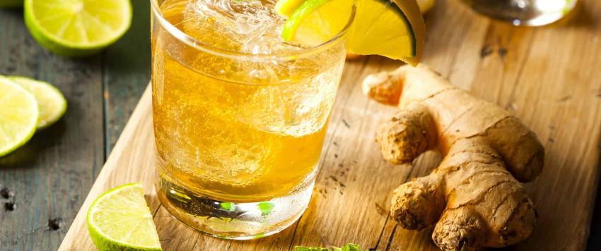 فوائد شاي الزنجبيل مع الليمون وأضرار المبالغة بشربه