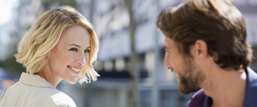 المراة المبادرة بالعلاقة