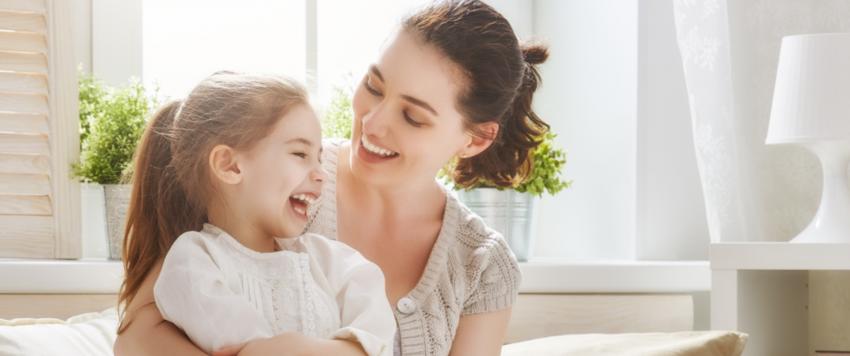 اجلسي في أغلب الوقت وشاركي أطفالك نشاطتهم والأشياء التي يريدون القيام بها