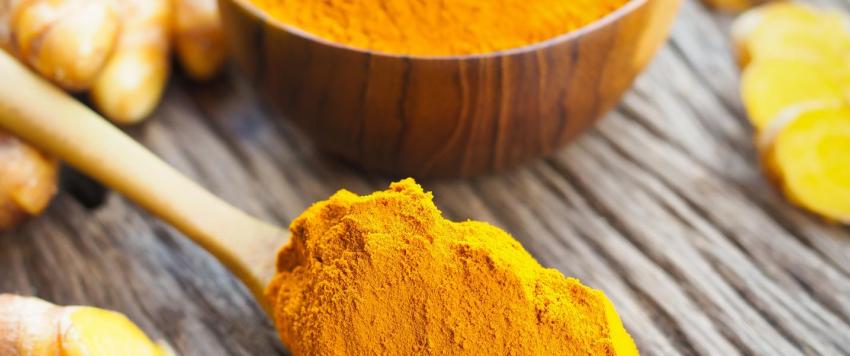 فوائد صحية مذهلة عند اضافة الكركم إلى البن!
