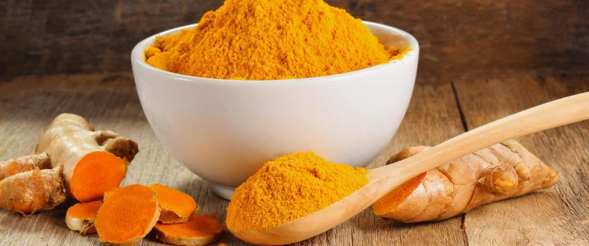 ماذا يحصل عندما تتناولين الكركم على الريق!؟