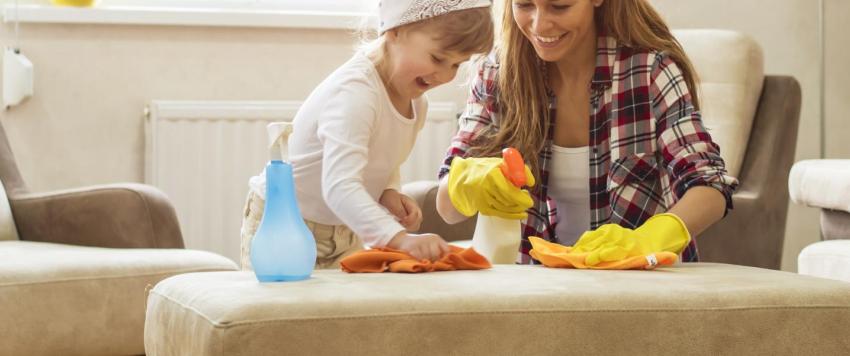 كيف يمكنك تعليم أطفالك المساعدة في المهام المنزلية بسهولة؟ 