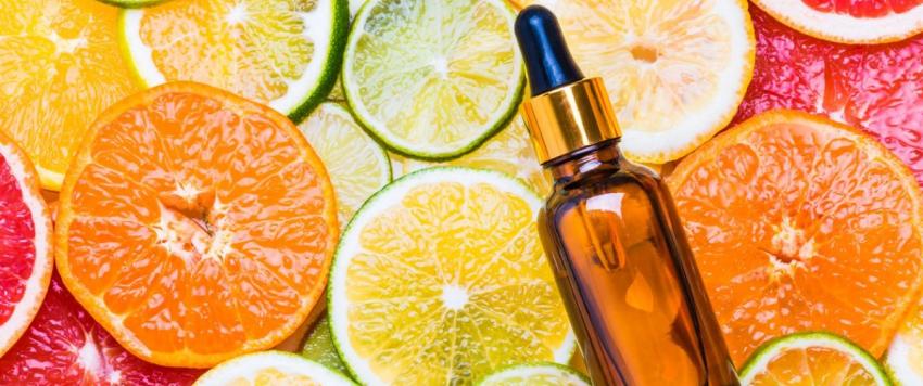  فوائد سيروم فيتامين سي للبشرة