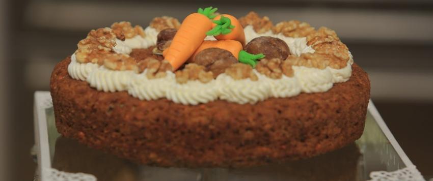 كيكة الجزر والجوز والقرفة