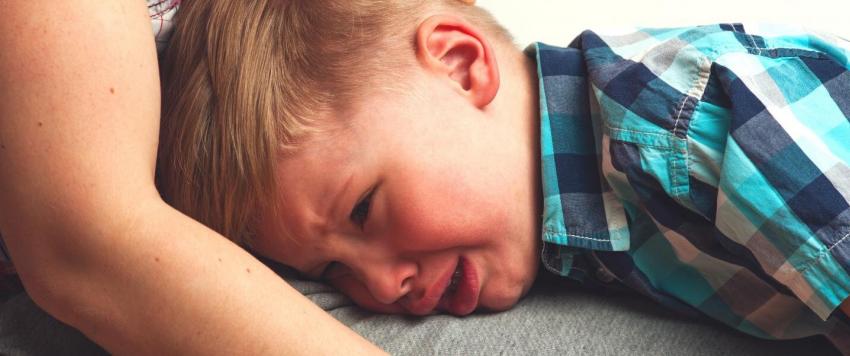 لأن مشاعره مهمة.. تعاملي مع طفلك الحساس بهذه الطرق