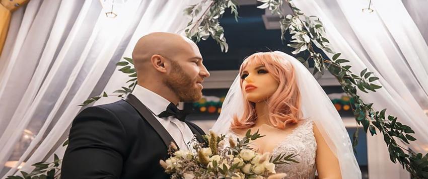 لاعب والدمية الجنسية