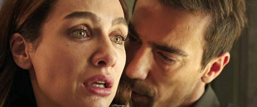 بطلة مسلسل حب أبيوض أسود تطل على الجمهور بعد خروجها من المستشفى..والعدسات تلتقط صور حبيبها الجديد!