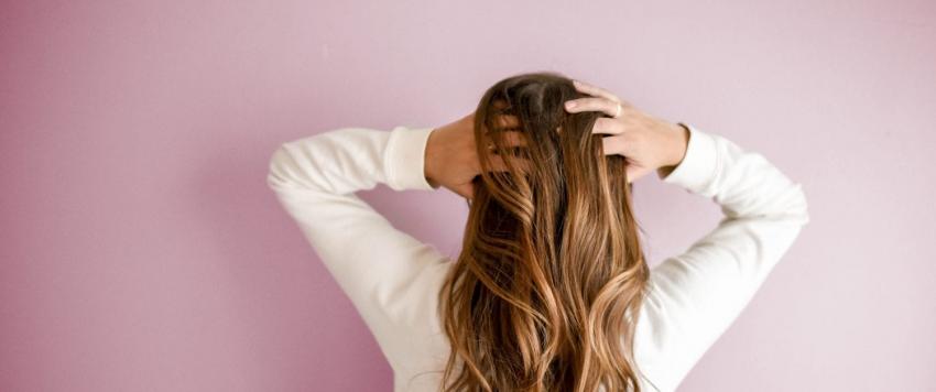 نصائح مهمة للحصول على شعر أكثر لمعانًا وصحة