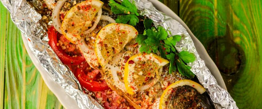 هل من الآمن استخدام رقائق الألومنيوم في الطهي؟