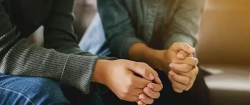 هل تجدين صعوبة في التعبير عن حزنك واحتياجاتك في العلاقة.. إليك الأسباب وراء حدوث ذلك