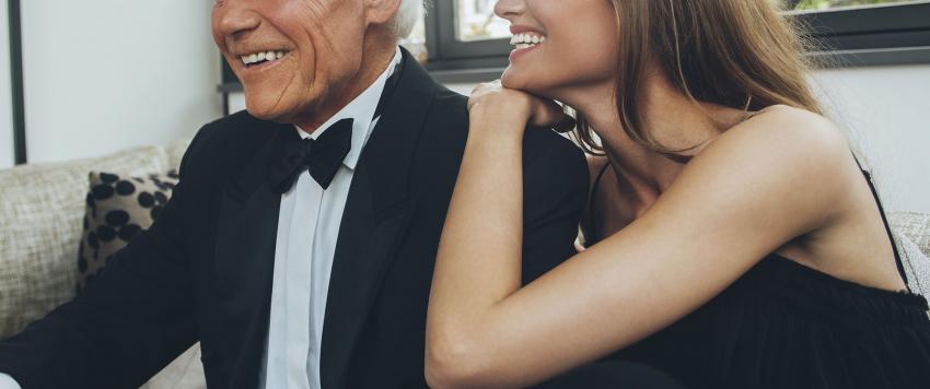 أسباب تجذب المرأة للرجال الأكبر سناُ كشريك حياتهم