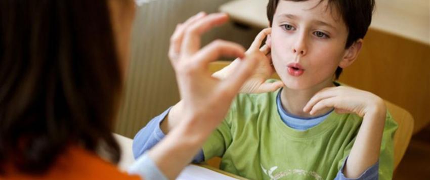 تلعثم الطفل