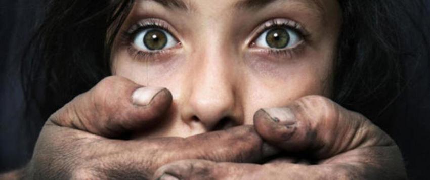 مشهور يستغل القاصرات يُحدث ضجة بين السعوديين