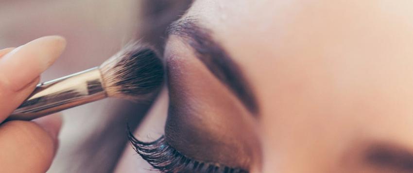 ٥ إطلالات لمكياج النجمات هم الأفضل على الإطلاق في تاريخ السجادة الحمراء