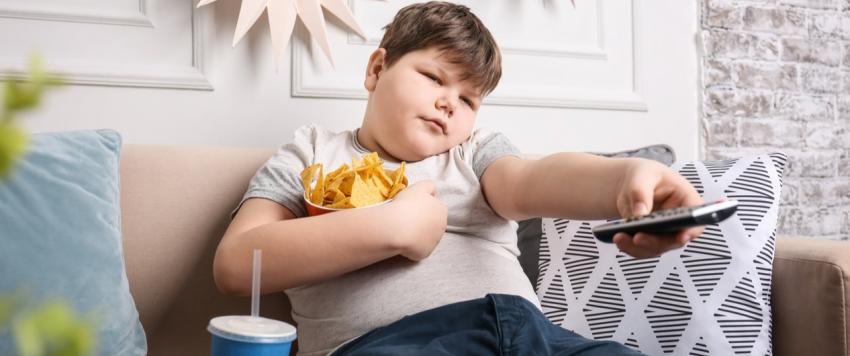 ابني يعاني من السمنة.. ماذا أفعل؟